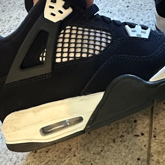 AIR Jordan 4 White Thunder Retro Kids Sneakers Black White - Picture 8 of 9